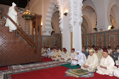 Priere du vendredi roi du maroc et chef mnla marrakech fevrier 2014