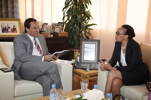 Ministre amara maroc avec sheila khama directrice carn