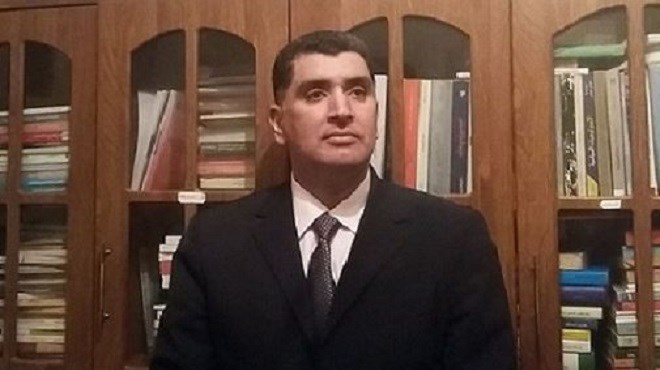 Mohamed Zineddine, Politologue, enseignant de Droit constitutionnel