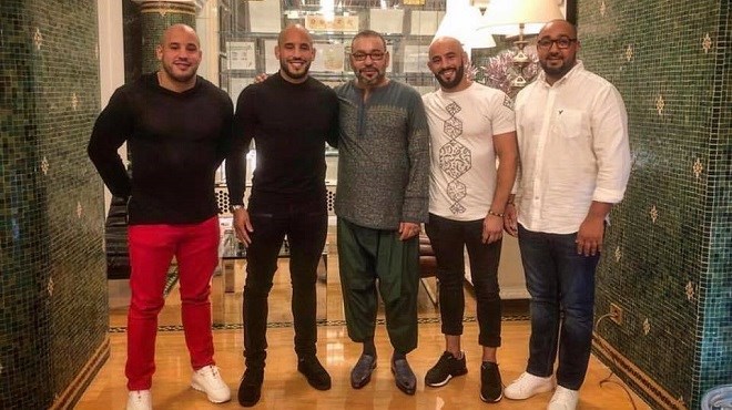 En photos, le Roi Mohammed VI avec les frères Azaitar