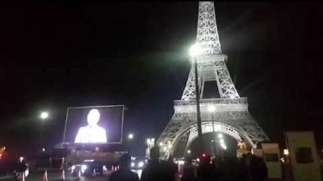 Paris rend un hommage émouvant à Charles Aznavour (vidéo)