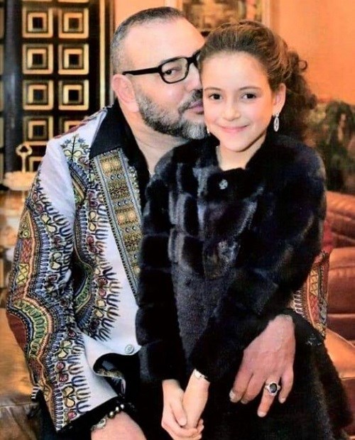 La photo du Roi Mohammed VI et la Princesse Lalla Khadija fait sensation