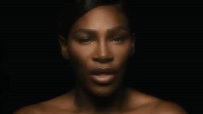 Serena Williams se déshabille pour lutter contre le cancer du sein (vidéo)