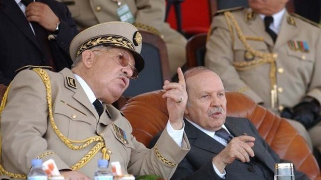 Algérie : Cinq anciens généraux incarcérés pour corruption
