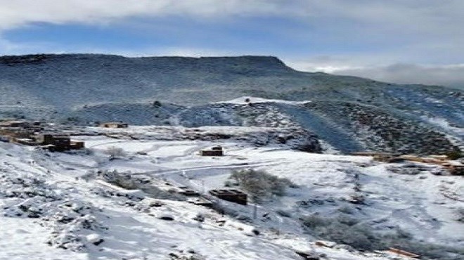 Le décès d’un berger piégé par la neige à Taza enflamme la toile