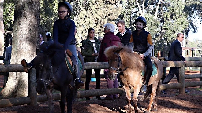 Le Prince Harry et son épouse s’informent du programme d’équithérapie initié par la Fédération royale marocaine des sports équestres