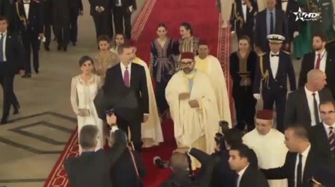 En vidéo, la Reine Dona Letizia porte le “selham” du Roi Mohammed VI