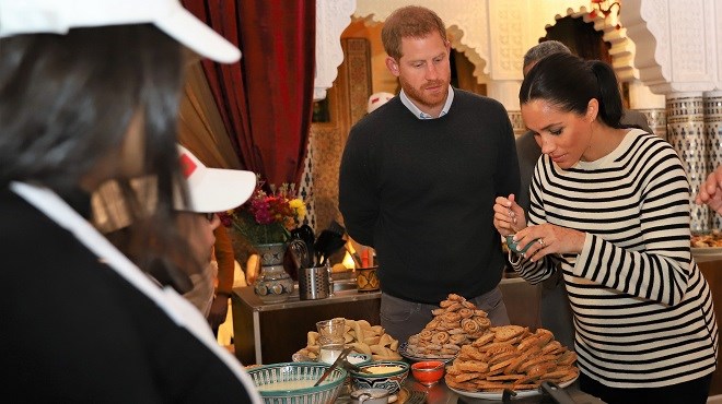 PHOTOS – Le Prince Harry et la princesse Meghan Markle savourent la cuisine marocaine