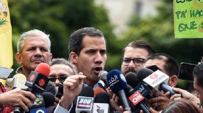 Venezuela : Juan Guaido appelle à manifester “en paix”
