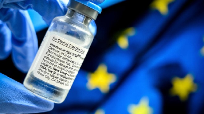 L’UE autorise la mise sur le marché du remdesivir pour le traitement du covid-19