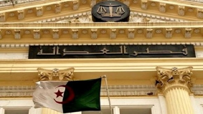 Algérie Un journaliste et un lanceur d’alertes condamnés à un an de prison ferme