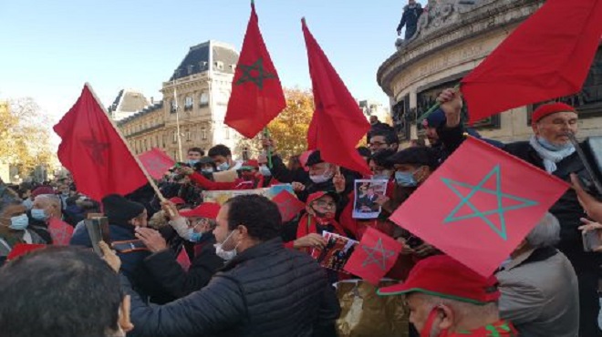 La Diaspora Marocaine Manifeste à Paris En Soutien à L’intervention Marocaine à El Guerguarat