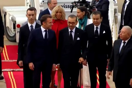 Maroc-France | Emmanuel Macron accueilli par Sa Majesté le Roi pour une visite d'État au Royaume