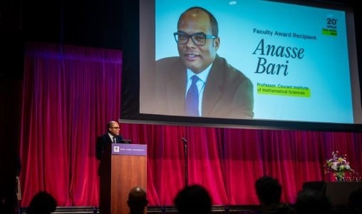 Le Professeur Marocain d’IA Anasse Bari reçoit le prix “Martin Luther King Faculty Award” 2025