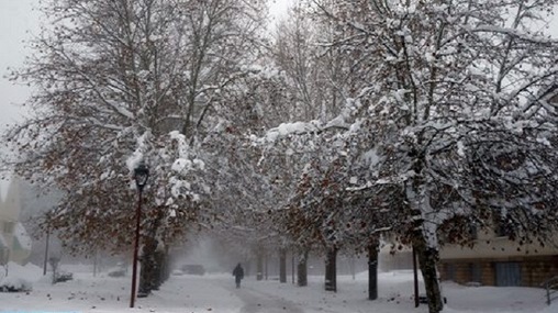 Fortes rafales de vent et chutes de neige, lundi et mardi, dans plusieurs provinces du Royaume